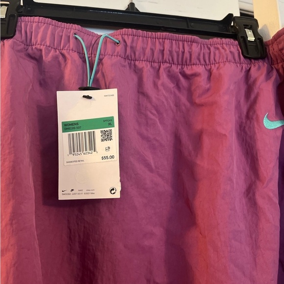 Nike women skirt! NWT! - Picture 6 of 7